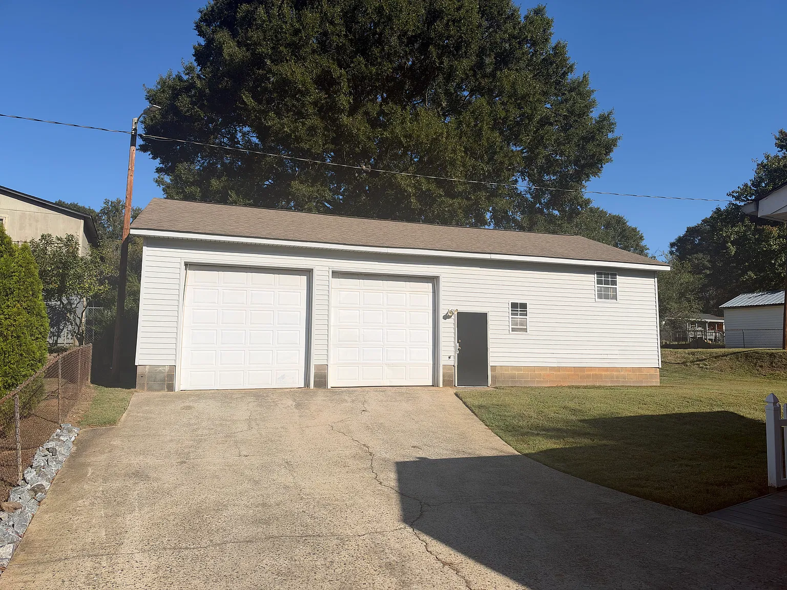 3 bed, 1325 sqft, $2,500 — Photo 2
