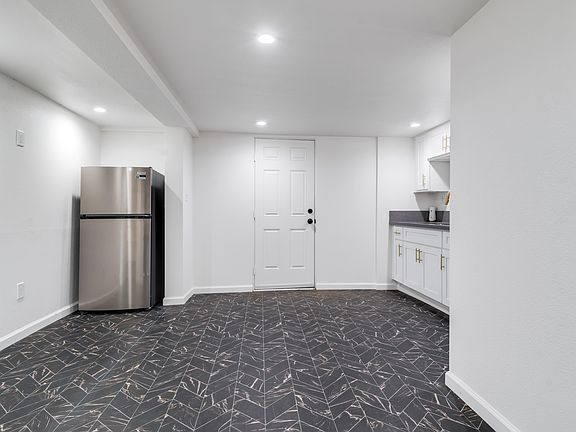 5th image of 319 1/2 W Colton Ave #319-1/2
