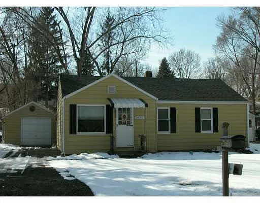 54057 Maple Ln photo 1