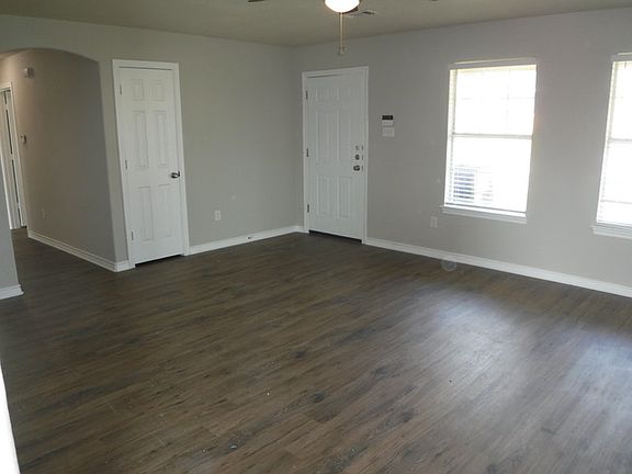 4th image of 3403 Pickett St