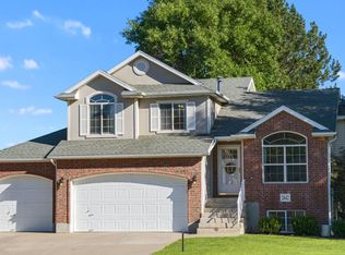 2442 E Cedar Glen Cir, South Weber, UT 84405