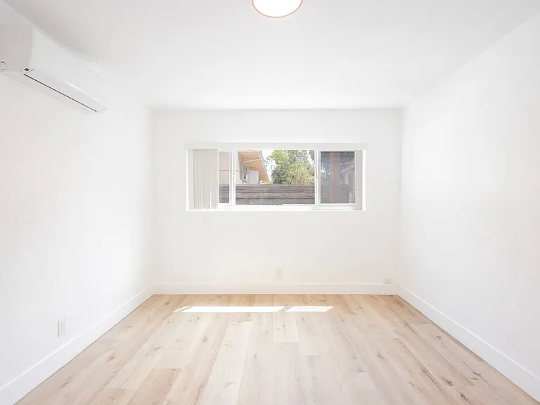 904 N Sierra Bonita Ave — Photo 23