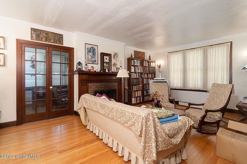 2nd image of 264 LENOX Avenue