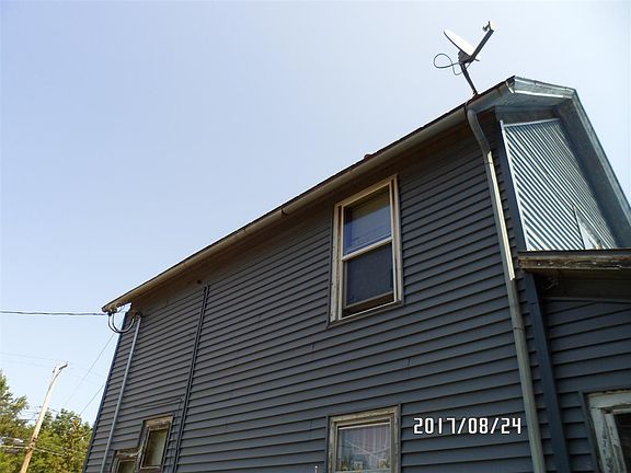 4th image of 145 Wood Ave