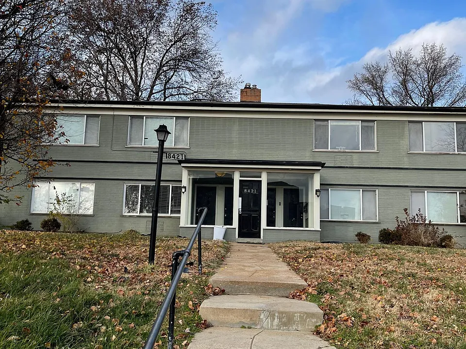 8421 Delmar Blvd #1W