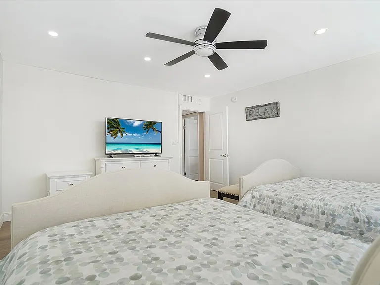 4280 Galt Ocean Dr #11J — Photo 33