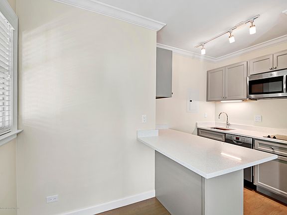 3rd image of 307 Chilean Ave APT 4