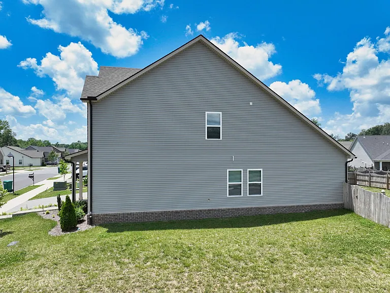 161 Crabourne Dr — Photo 5