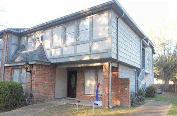 1st image of 3 Heritage Ln