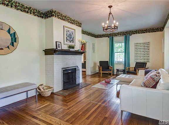2nd image of 18 Hillcrest Ave