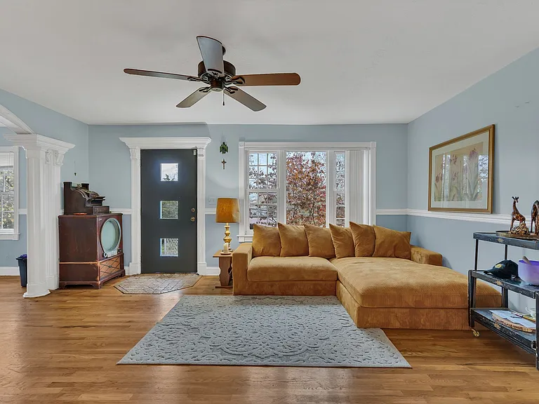 118 E Due West Ave — Photo 5