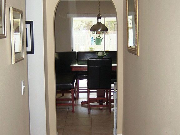 Open Foyer to Kichen