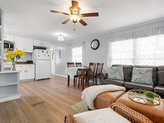 4th image of 2751 Bay Oaks Dr