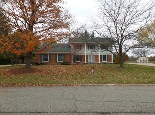 8368 Old Plank Rd, Grand Blanc, MI 48439