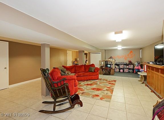 5th image of 510 Warren Ct
