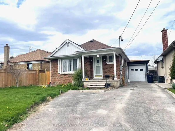 4 Parkchester Rd, Toronto, ON M6M 2R9