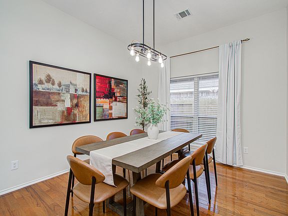 5th image of 7211 Crescent Mills Dr