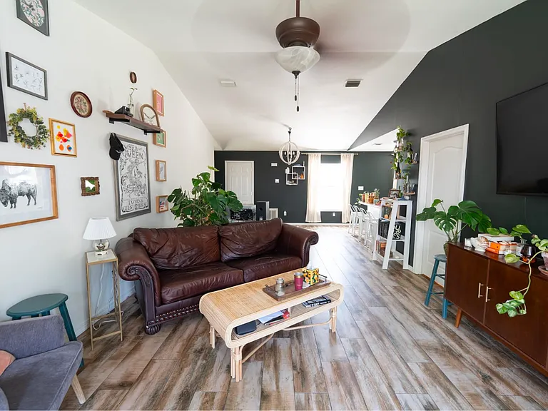3232 Cornell Dr — Photo 8