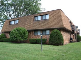 1002 Shagbark Rd APT 2D, New Lenox, IL 60451