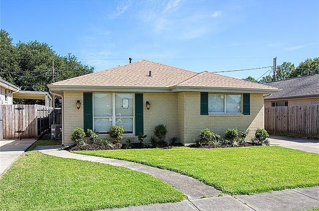 1st image of 2709 Charles Dr