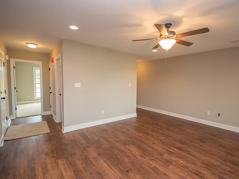 25267 Everblake Dr — Photo 4