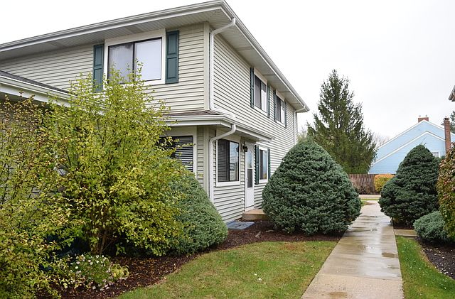 1st image of 2S723 Winchester Cir E Unit 1