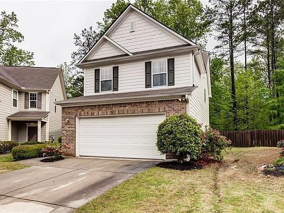 3rd image of 136 Creekwood Trl