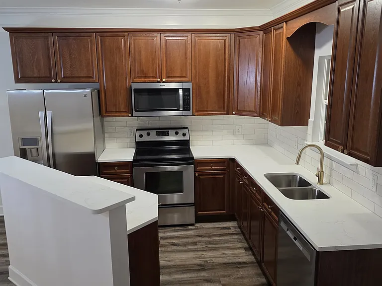 7025 Sunnywood Dr — Photo 6