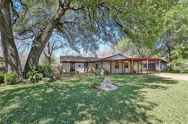 2nd image of 3408 Roanoke Dr