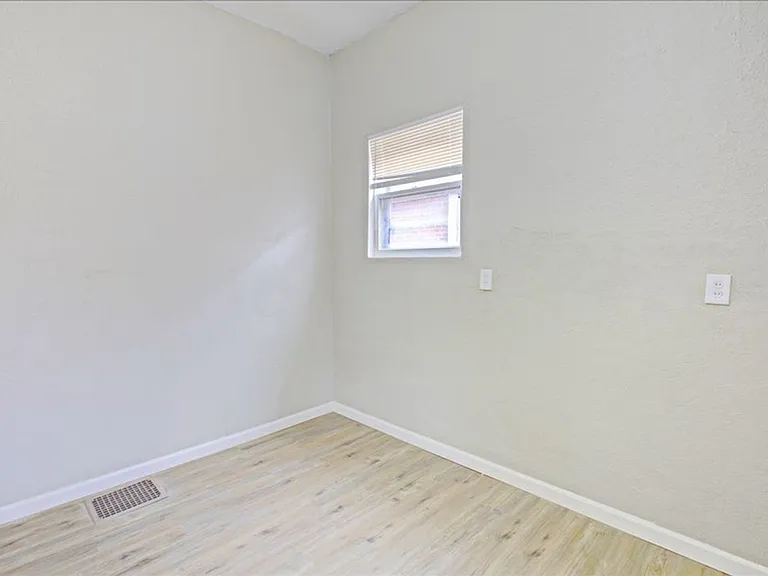 6730 Vermont Ave — Photo 6