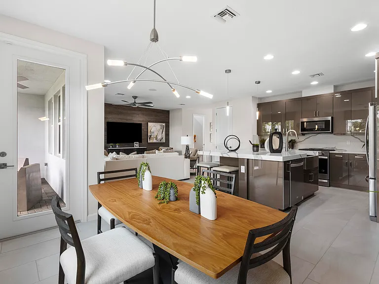 16171 Oakview Dr — Photo 11