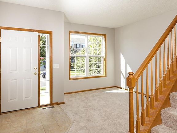 5th image of 10023 Gentian Dr