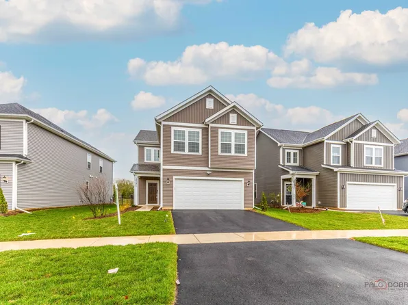 2751 Lawlor Ln, Naperville, IL 60564