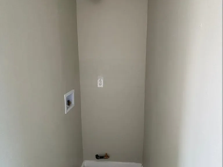 27-29 N Munn Ave #2A — Photo 11
