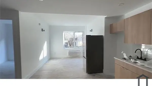 1 bed, 700 sqft, $2,484 — Photo 2
