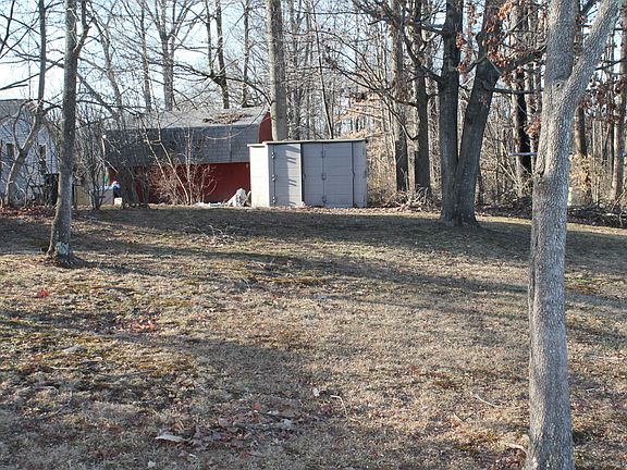3rd image of 418 Fayette Cir