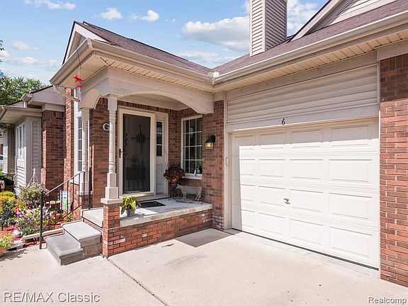 2nd image of 6 Canfield Cir #3