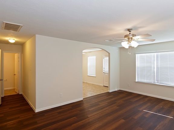 4th image of 19223 Sandelford Dr