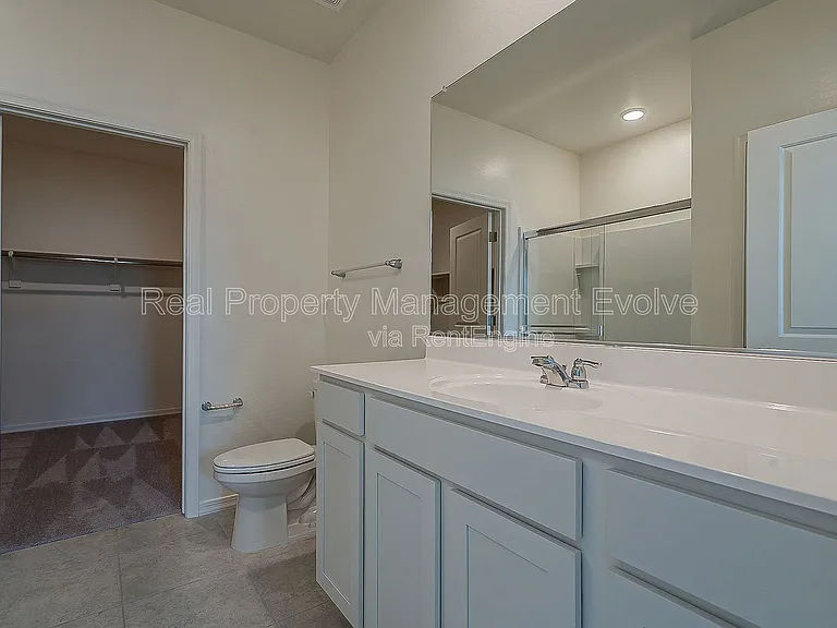 6450 W Magdalena Ln — Photo 10