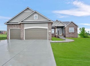 1219 Lookout Ct, Derby, KS 67037