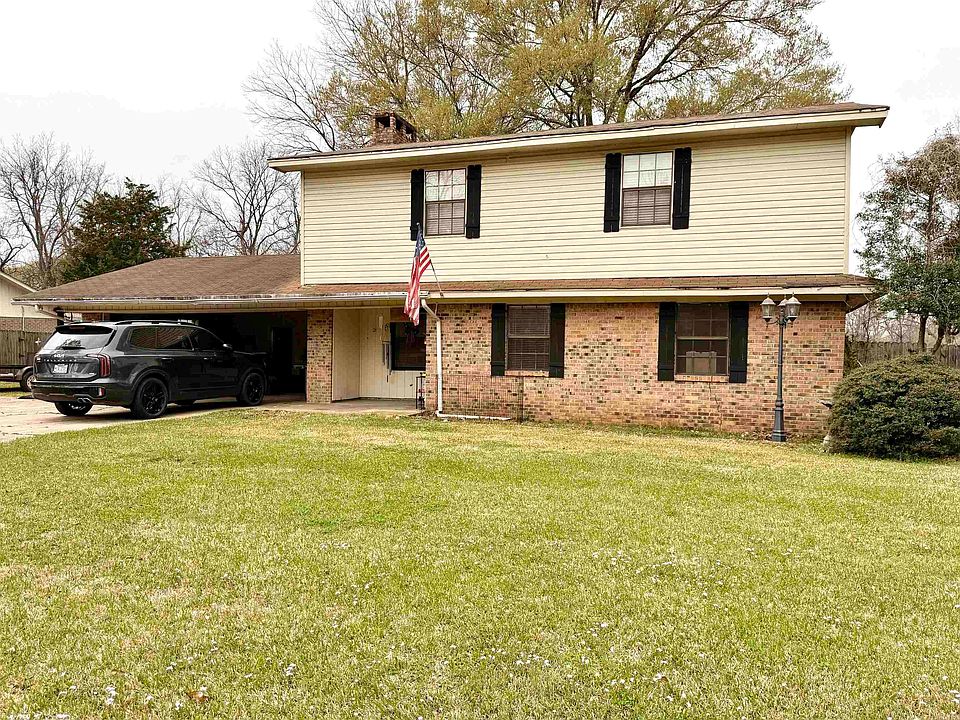 1st image of 4 Reynolds Dr