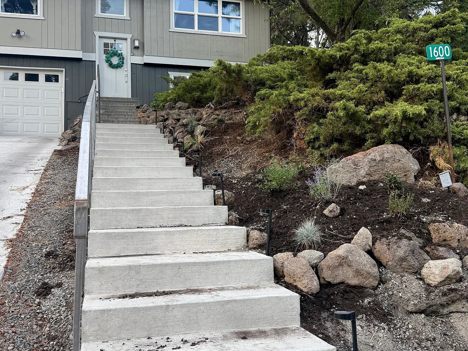 1600 NW Quincy Ave — Photo 2