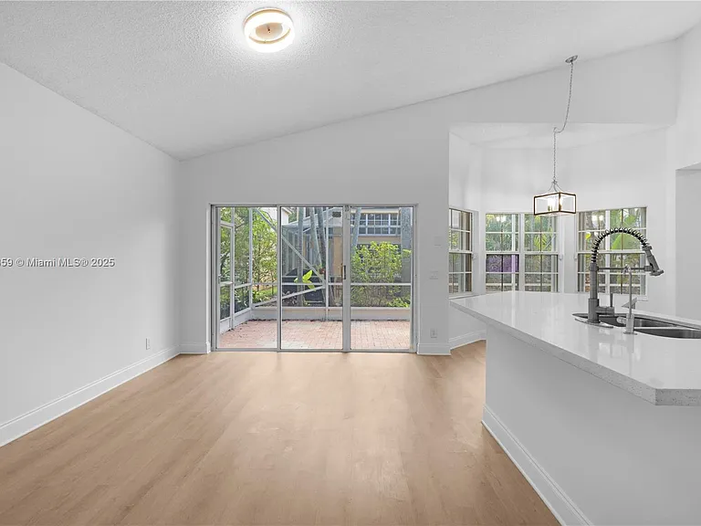 1525 Seabay Rd — Photo 5