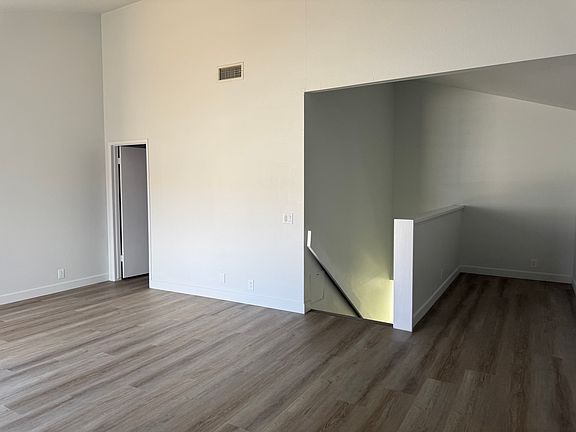 3rd image of 141 Bonita St Unit 7