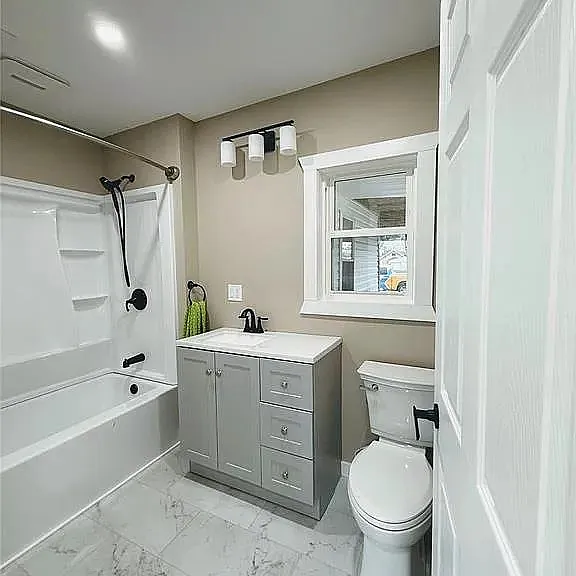 120 W Caldwell St — Photo 3