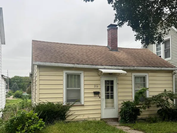 203 S 9th St, Burlington, IA 52601