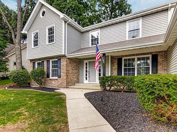 4th image of 7038 Perrietta Ln