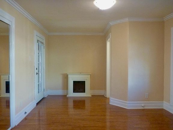 4th image of 146 1/2 S Berendo St