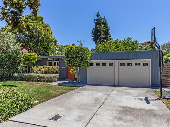 2nd image of 1022 N California Ave