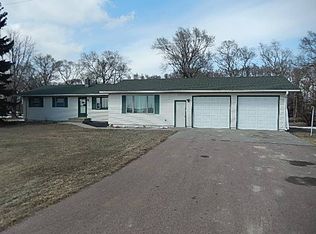 421 W 249th St, Chamberlain, SD 57325